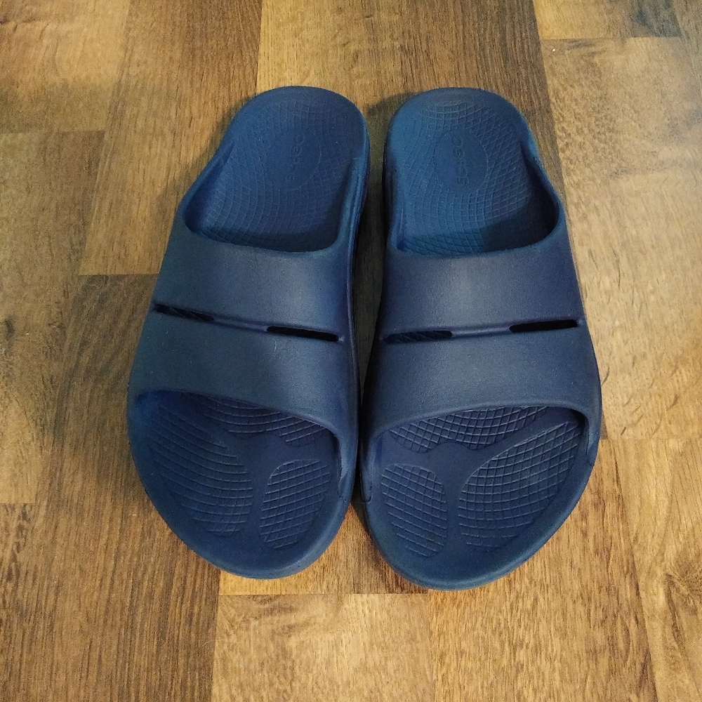 Oofos Sandals